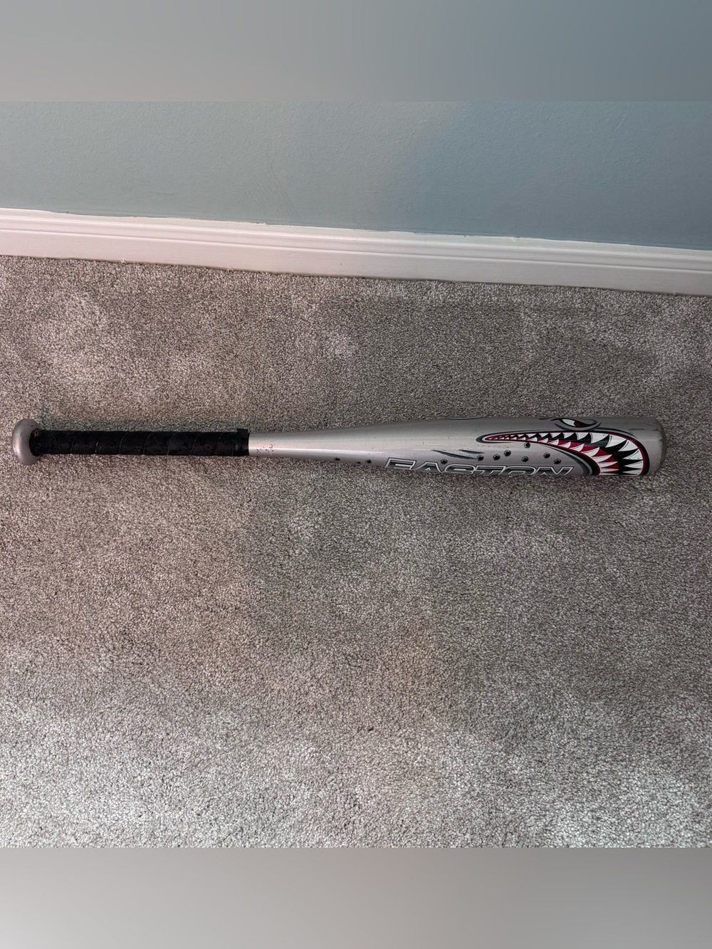 Easton flying tiger 25” 15 oz silver bat youth usssa